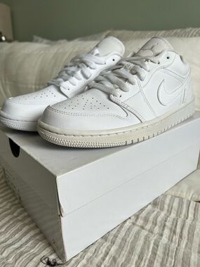 Women’s Air Jordan 1 Low sneakers